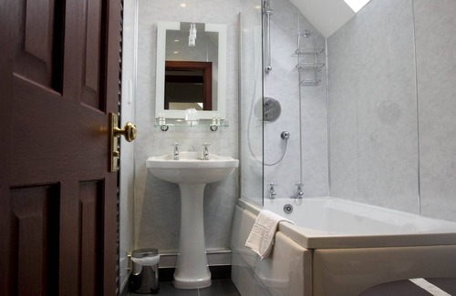 Stonehaven Hotel | Discover The Ship Inn: Family-Friendly Stay with Dining