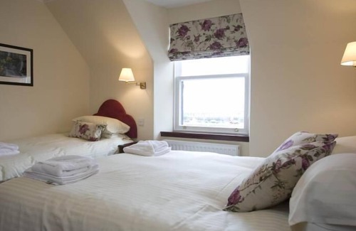 Stonehaven Hotel | Discover The Ship Inn: Family-Friendly Stay with Dining