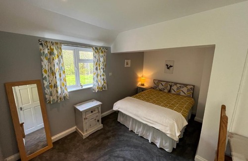 Upper Framilode Hotel | Welcoming Stay at The Ship Inn with Family-Friendly Dining