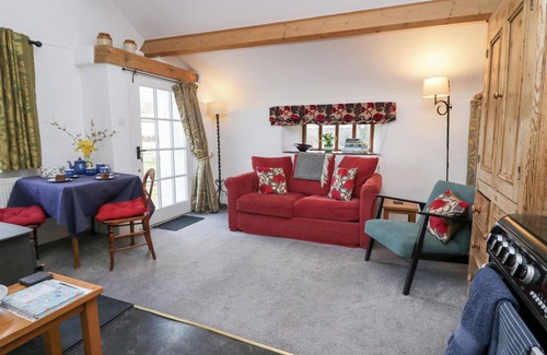 Penny Bridge Cottage | Pet Friendly Retreat: The Shippen Holiday Cottage Crosslands