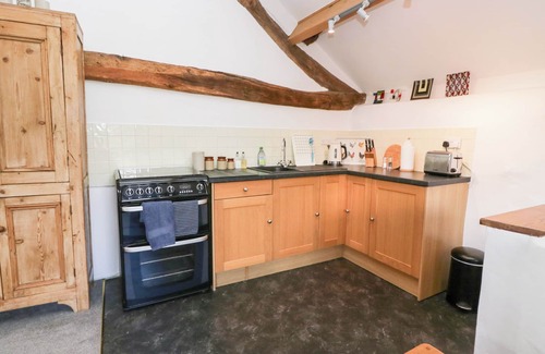 Penny Bridge Cottage | Pet Friendly Retreat: The Shippen Holiday Cottage Crosslands