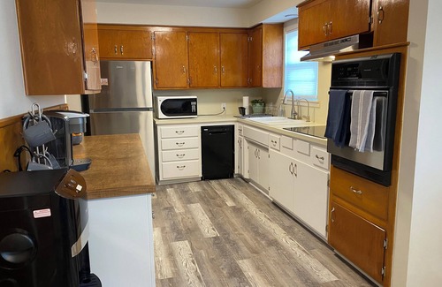 Levelland House | The Shira House - Perfect for a Family Stay!
