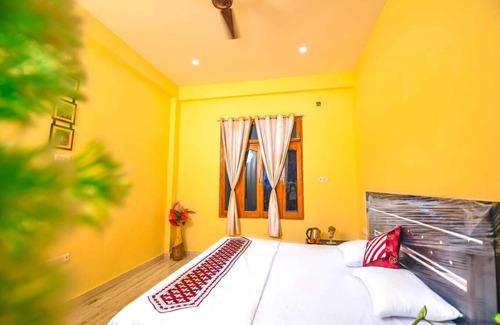 Varanasi Hotel | Discover Family-Friendly Comfort at The Shivoy Residency