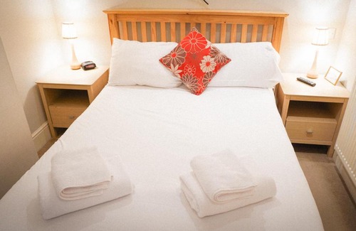 Plaitford Hotel | Discover The Shoe Inn: Pet-Friendly Stay with Breakfast