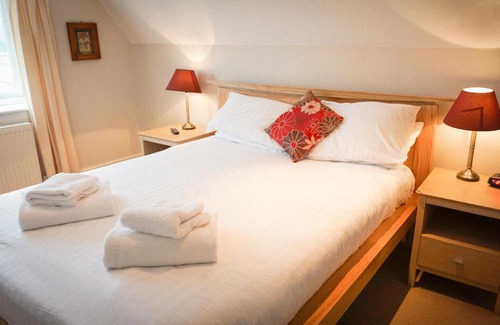 Plaitford Hotel | Discover The Shoe Inn: Pet-Friendly Stay with Breakfast