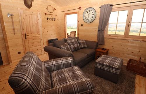 Longnor House | Discover The Shooting Lodge: 4-Star Comfort with Great Reviews