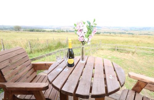 Longnor House | Discover The Shooting Lodge: 4-Star Comfort with Great Reviews