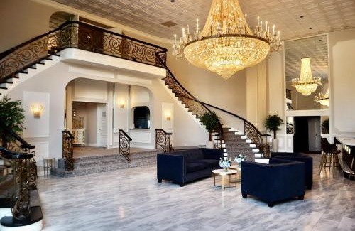 Spring Lake Heights Hotel | Relax at The Shore Club: Oceanfront Pool & Dining Awaits
