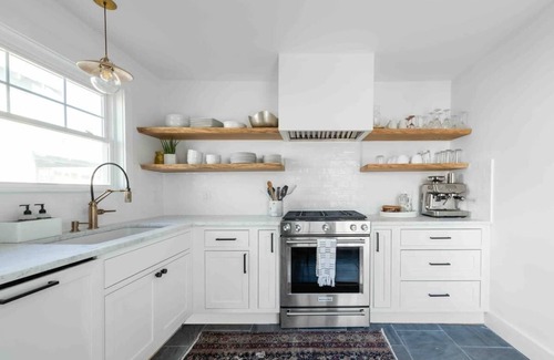 Hull Cottage | Beachside Retreat at The Shore House with Ocean Views