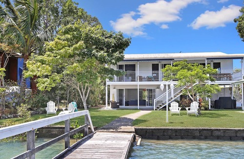 Noosa North Shore House | Pet-Friendly Shore House: Oceanfront Escape in Noosa
