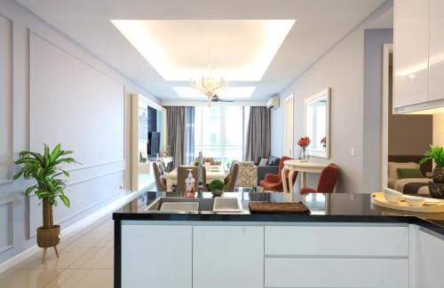 Bunga Paya Pantai Apartment | Discover The Shore Premium Melaka with Pool & Breakfast