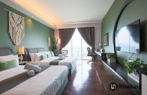 Bunga Paya Pantai Apartment | Discover The Shore Premium Melaka with Pool & Breakfast