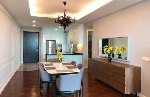 Bunga Paya Pantai Apartment | Relaxing Stay at The Shore Near Jonker Street with Pool