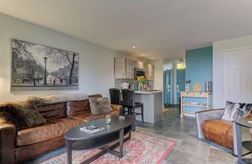 Acme Condo | Lake View Retreat: The Shores Condo Unit 5658, Rated 10/10
