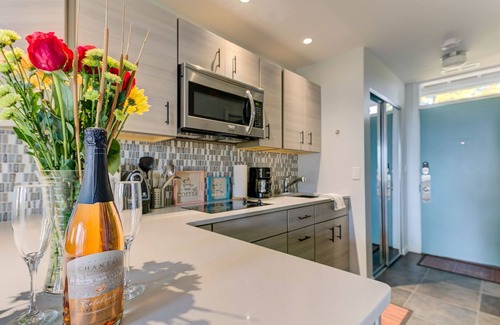 Acme Condo | Lake View Retreat: The Shores Condo Unit 5658, Rated 10/10