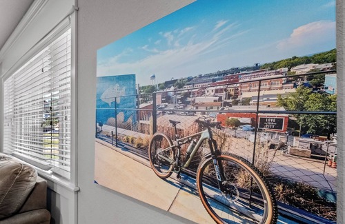 Downtown House | The Shredquarters - 4 Bedroom Home Downtown/Coler Bentonville