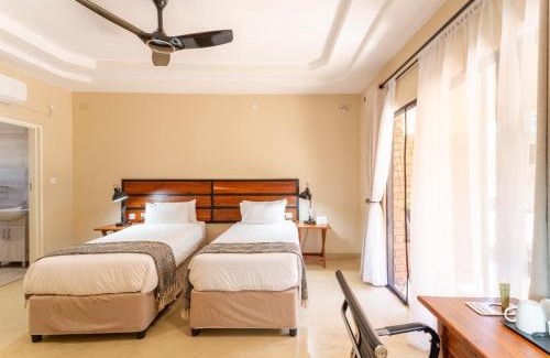 Victoria Falls Cabin | Relaxing Oceanfront Retreat at The Shrub Lodge