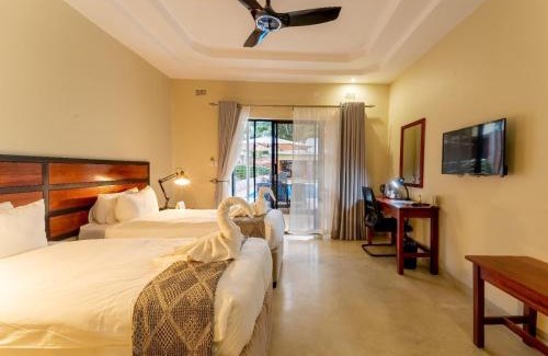 Victoria Falls Cabin | Relaxing Oceanfront Retreat at The Shrub Lodge