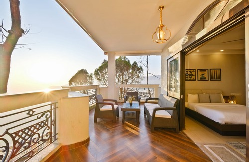 The Mall Road Cottage | Discover The Si Cottage: Family-Friendly with Breakfast Options