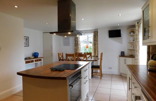 Sheringham House | Delightful Stay at The Sidings: Family & Pet Friendly Bungalow