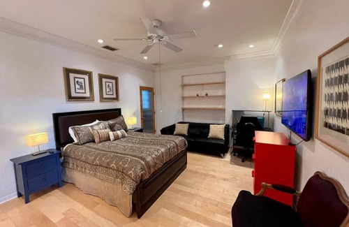Lake Alfred Apartment | Discover the Signature Orange Grove Suite - 10/10 Rated Stay