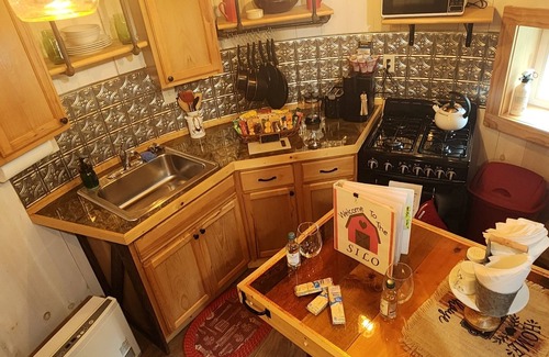 Cuddebackville House | Cozy Tiny House/Silo Retreat in the Catskills - 10/10 Rated