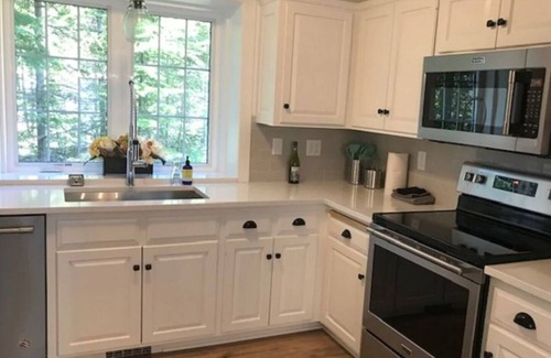 Croftville House | Discover The Silver Hilton: Pet-Friendly Retreat by Lake Superior