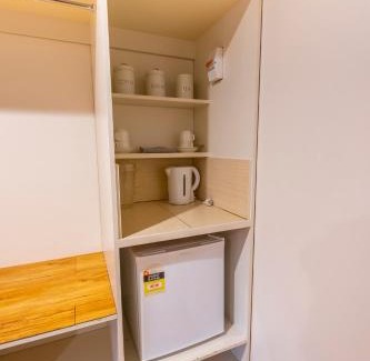 Silverton Hotel | Elegant Stay at The Silverton Hotel with Breakfast Included