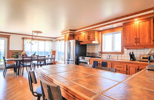 Caplan House | Discover The Simeon: Upscale Interior & Family-Friendly Amenities