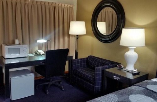 Marshfield Hotel | Pet-Friendly Retreat at The Simplicity Inn – 8/10 Rated