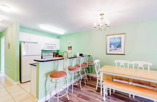 Myrtle Beach House | Discover The Singing Gull: Pet-Friendly Family Retreat