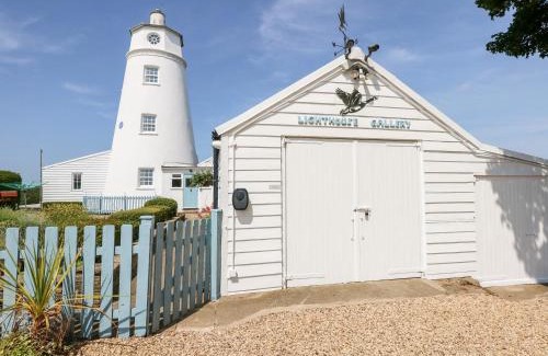 Tilney Fen End House | Relax at The Sir Peter Scott Lighthouse - 4 Star Retreat