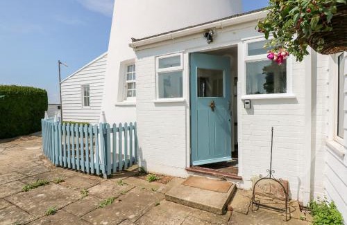 Tilney Fen End House | Relax at The Sir Peter Scott Lighthouse - 4 Star Retreat