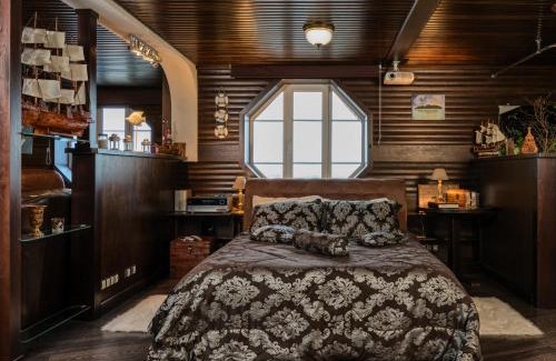 Svyatoshyns'kyi District Apartment | Ideal Getaway at The Sky Loft: 4-Star Comfort Awaits