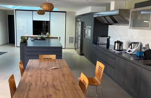 Quartier des Espesses Villa | Explore The Sky Over Nimes: Pool, Spa & Hot Tub Retreat