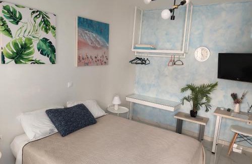Petaloudes Apartment | Explore The Sky Yard Eclectic Studios - Guest Rated 9.5/10
