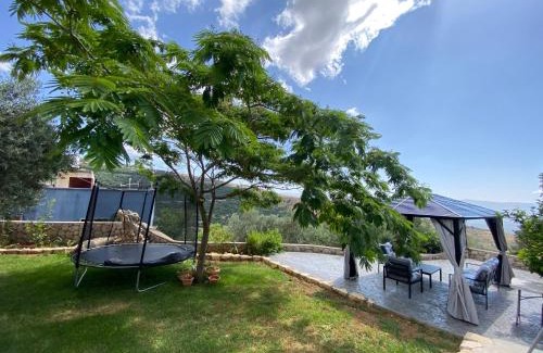 Ein Qiniyye Bed & Breakfast | Discover The Sky Zimmer: Pet-Friendly with Pool & Hot Tub