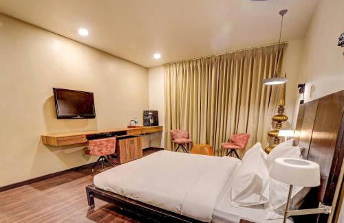Thousand Lights West Hotel | The Slate Gsilver Hotels Nungambakkam