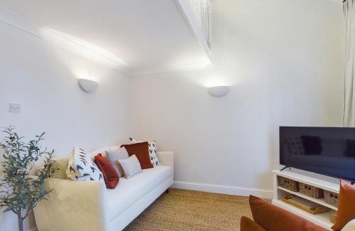 Chester House | Pet-Friendly Retreat at The Sleepers Cottage for 2-6 Guests
