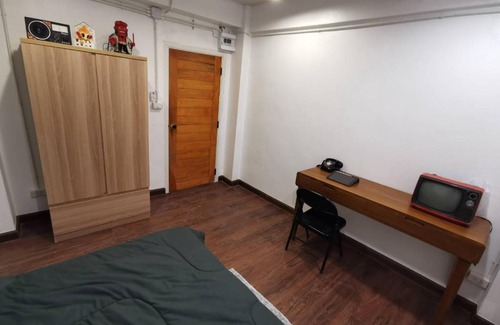 Khlong Ton Sai Apartment | Family-Friendly Stay at The Sleepless Charoen-Nakhon