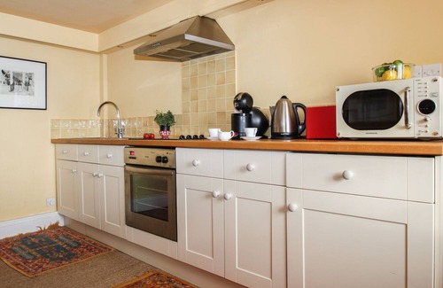 Chysauster Apartment | Pet-Friendly Retreat: The Slipway Cottage in Penzance