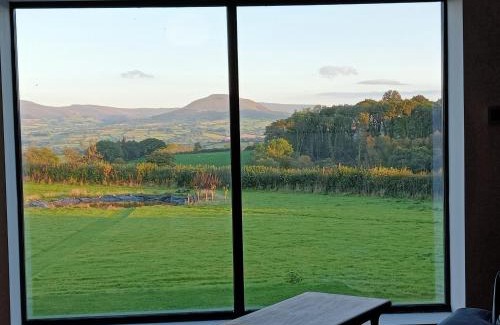 Llandefalle Apartment | Family-Friendly Stay at The Slow House Apartments, Llandefaale