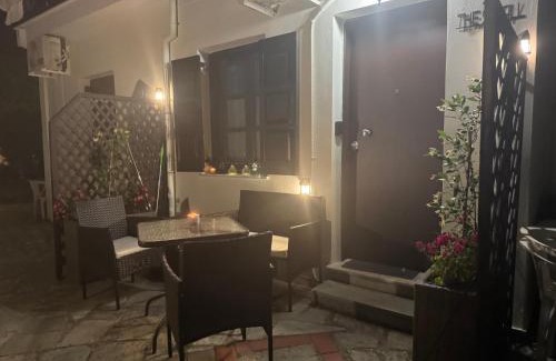 Agios Ioannis Apartment | The Small apartment