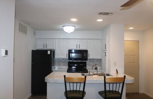 North Shoal Creek Condo | Budget-Friendly Getaway at The Smart Condo: Rated 9.8/10