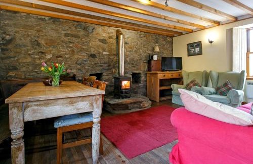 Lochearnhead House | Pet-Friendly Getaway at The Smiddy - Rated 8.2/10