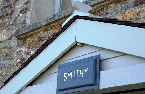 Rhosybol Cottage | Family-Friendly Getaway at The Smithy in Dulas