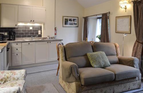 Mary Tavy House | Pet-Friendly Getaway at The Smithy for the Whole Family