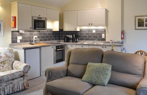 Mary Tavy House | Pet-Friendly Getaway at The Smithy for the Whole Family
