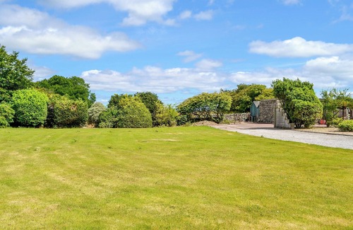 Newton Stewart Cottage | Tranquil Cottage with Ocean Views and Pet-Friendly Amenities