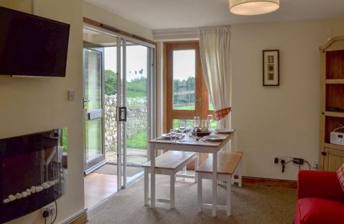 Bridport House | Explore The Smithy - A 4-Star Family-Friendly Retreat